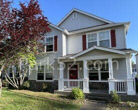 Building Photo - 4 Bedroom DuPont Single Family