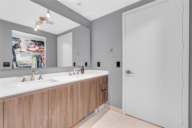 Building Photo - 488 NE 18th St