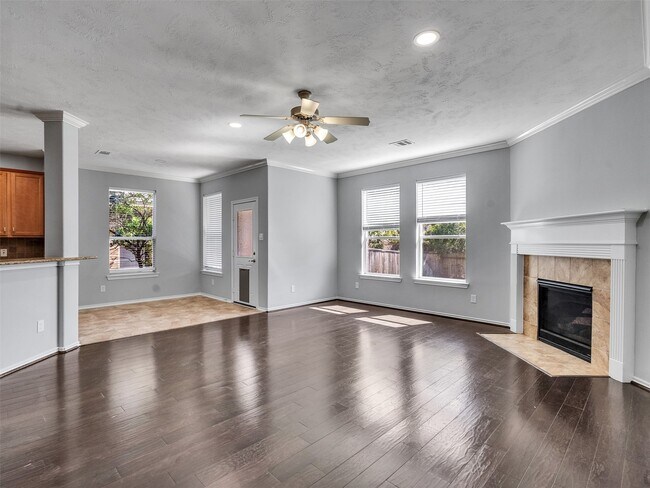 Building Photo - 114 N Hawkhurst Cir