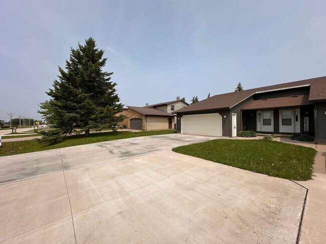 Building Photo - 3153-3155 Finger Road