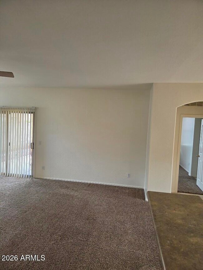 Building Photo - 12901 W Glenrosa Dr