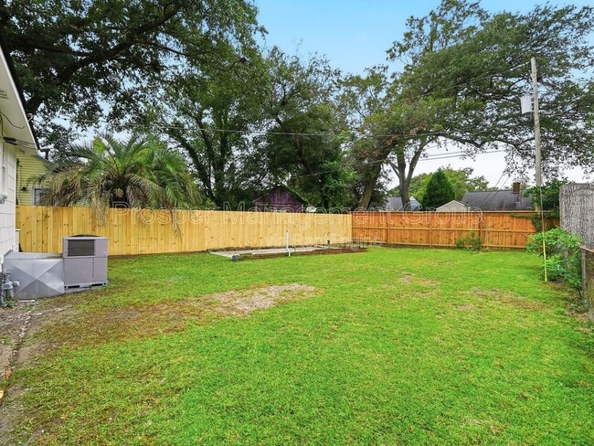 Building Photo - 4819 Boulevard Ln