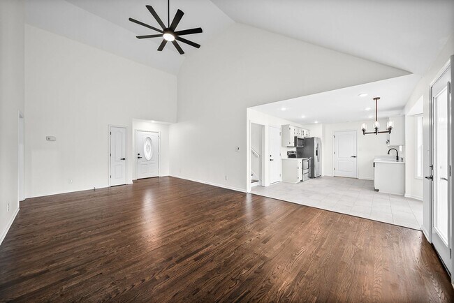Building Photo - 270 Harold Dr