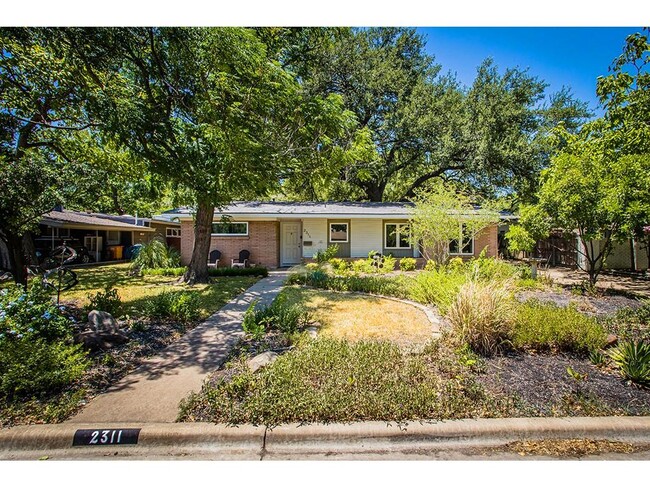 Building Photo - 2311 Westforest Dr