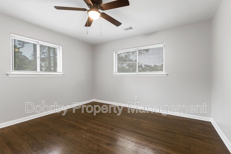 Building Photo - 1945 Barrett Dr