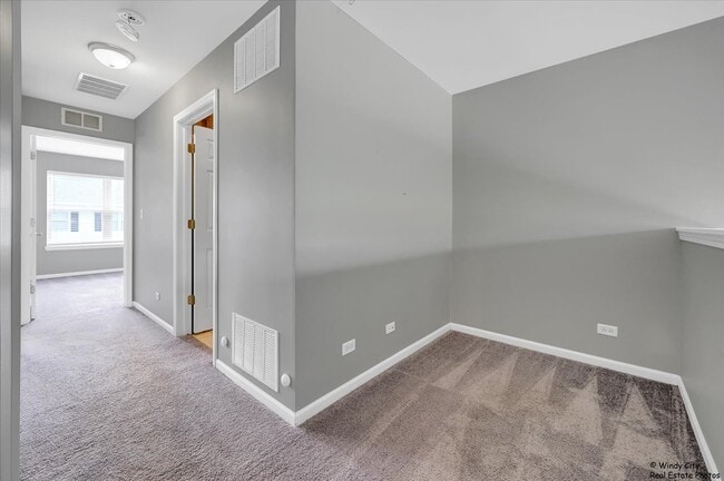 Building Photo - 2571 Hillsboro Blvd