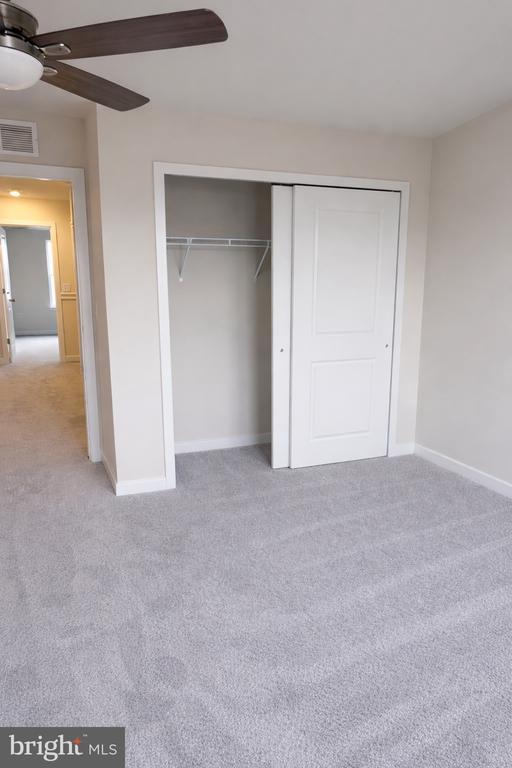 Building Photo - 735 Platinum Dr