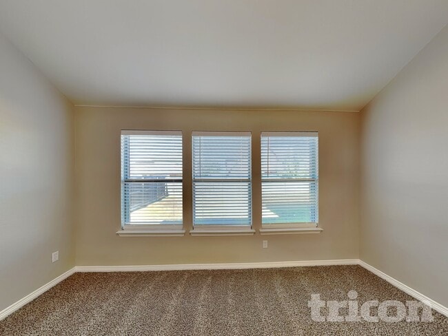 Building Photo - 2712 Columbus