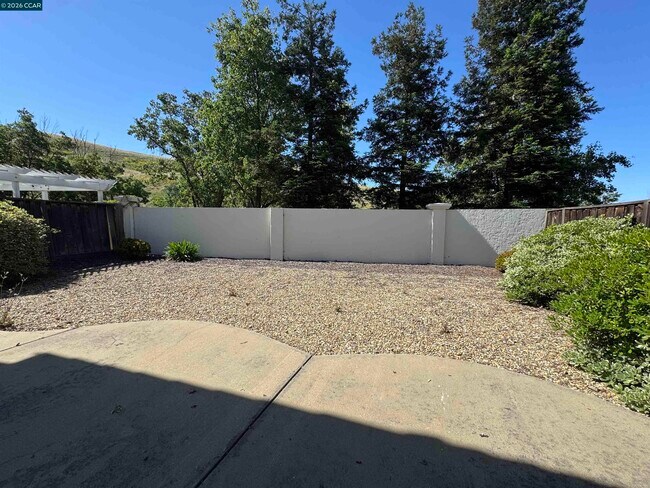 Building Photo - 2504 McLaren Ln