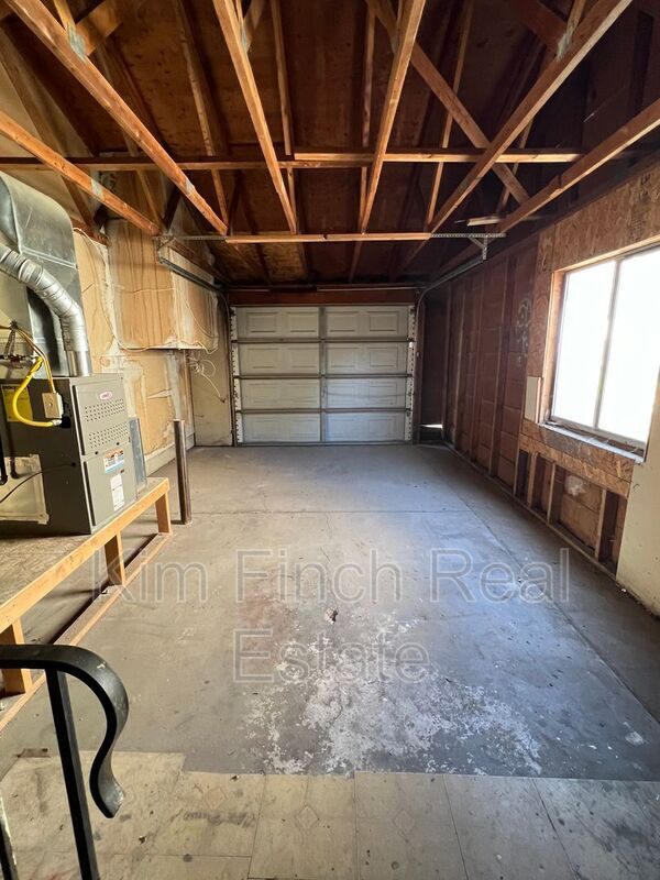 Building Photo - 6099 S Country Hills Drive