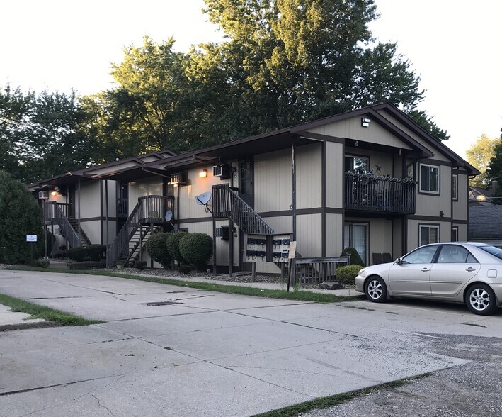 Building Photo - 218 Park Dr