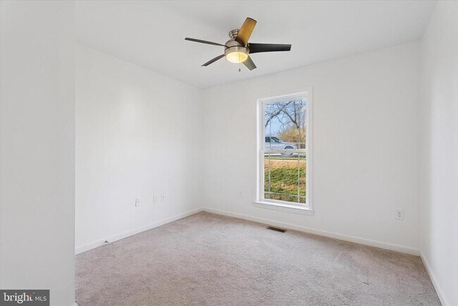 Building Photo - 98 N Bacton Hill Rd