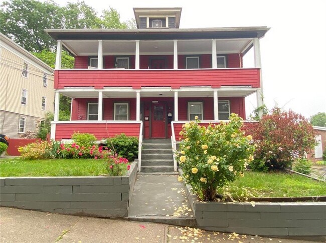 Primary Photo - 604 Blackstone St