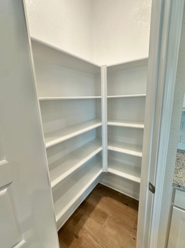 Building Photo - Luxury 2-Story, 4-Bed/ 2.5-Bath Duplex in ...