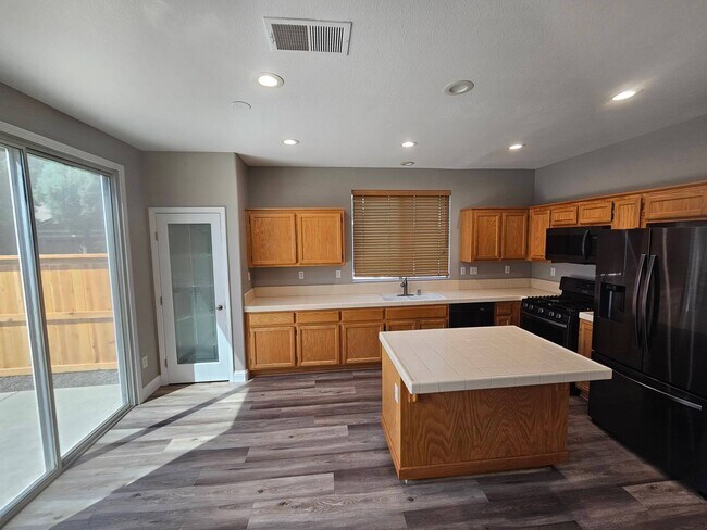 Building Photo - 3261 Foggy Bank Way