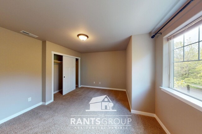 Building Photo - Stunning 4-Bedroom, 2.5 Bathroom Home on a...