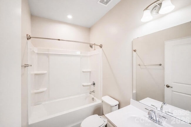 Building Photo - 2303 Autumn Olive Ln