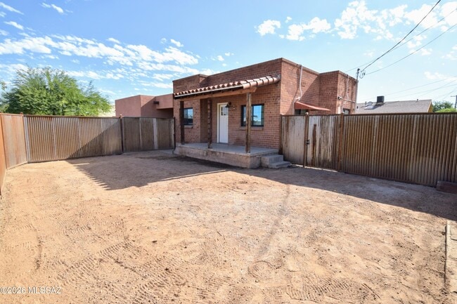 Building Photo - 130 N Cherry Ave