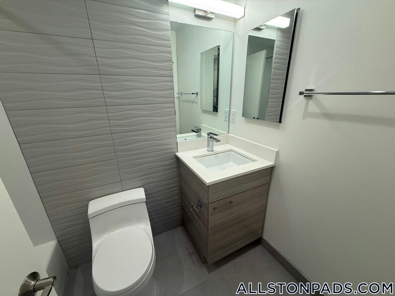 Building Photo - 1079 Commonwealth Ave