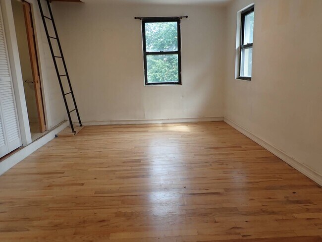 Building Photo - 89 Clermont Ave