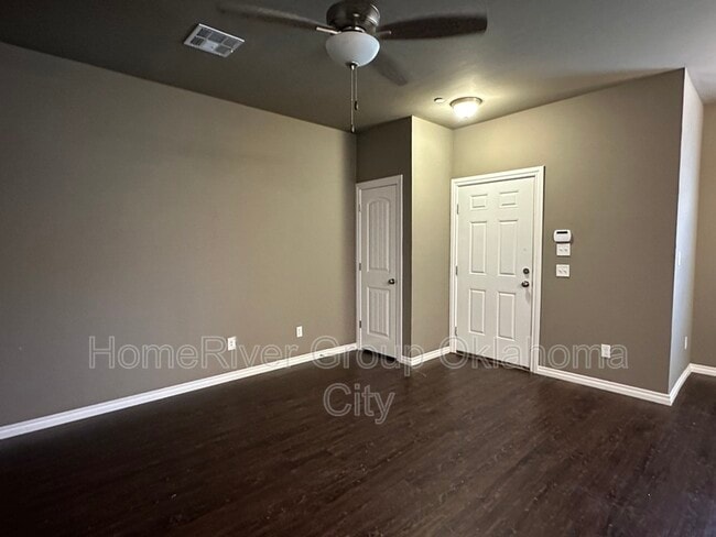 Building Photo - 916 SW 91st St
