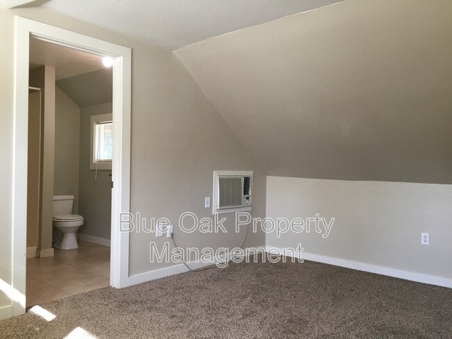 Building Photo - 1305 Chestnut St