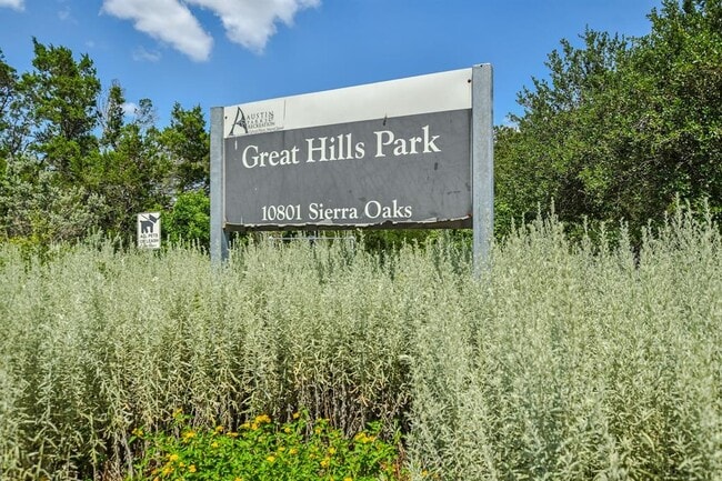 Building Photo - 10916 Sierra Oaks