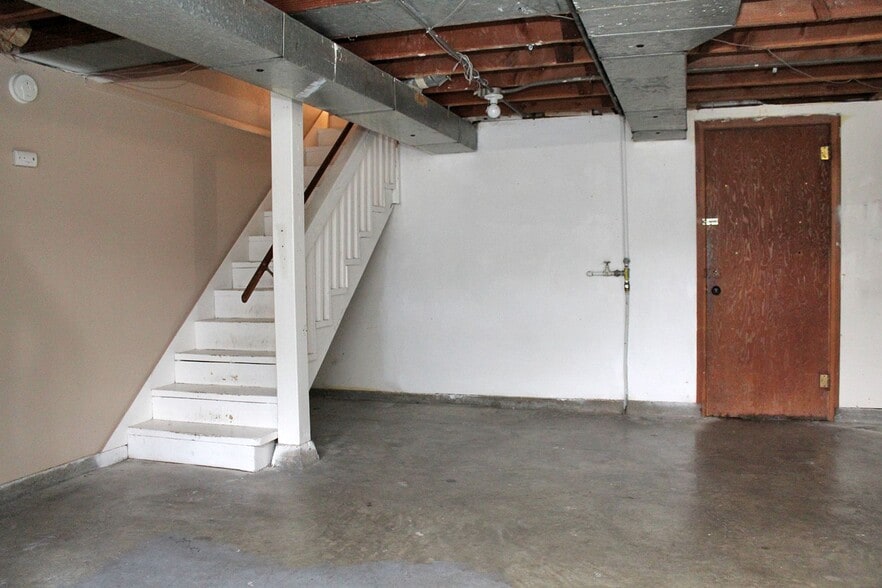 Building Photo - 20-26 NE 56th Ave