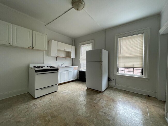 Building Photo - 129 Monticello Ave