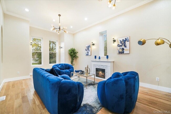 Building Photo - 260 W Main St