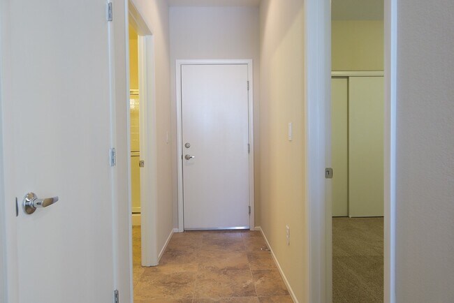 Building Photo - Brand New Gated 4-Bed, 3-Bath Townhome wit...