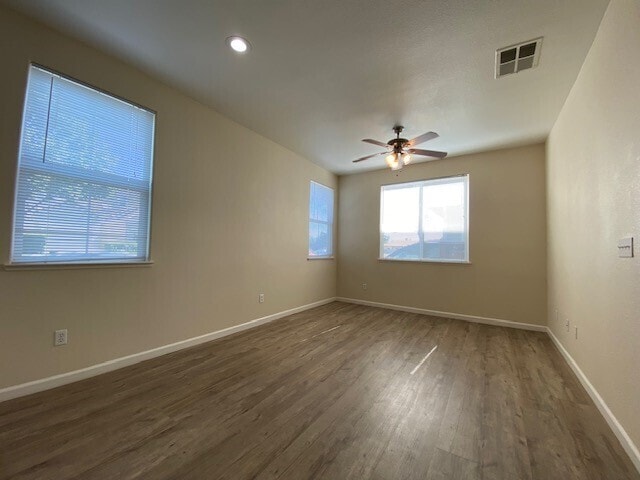 Building Photo - Charming 3-Bedroom, 2.5-Bath, 1,453 Sq. Ft...