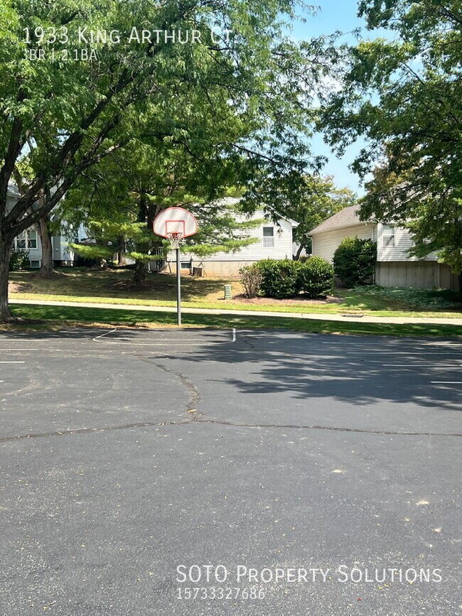 Building Photo - 1933 King Arthur Ct