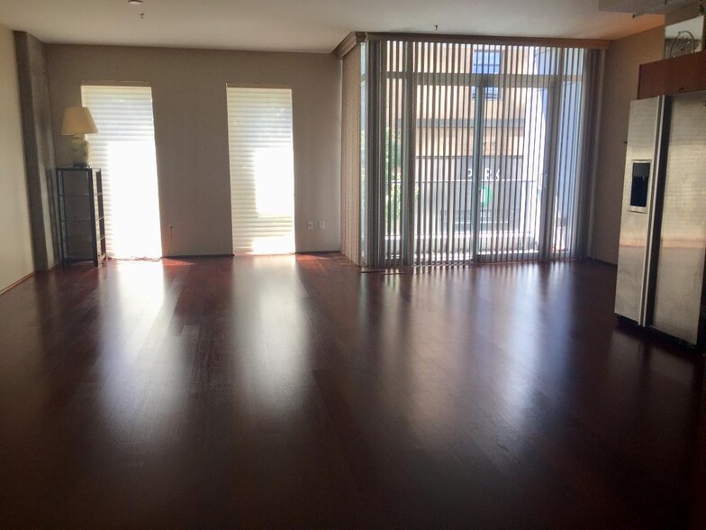 Living room/dining room space - 1221 SW 10th Ave