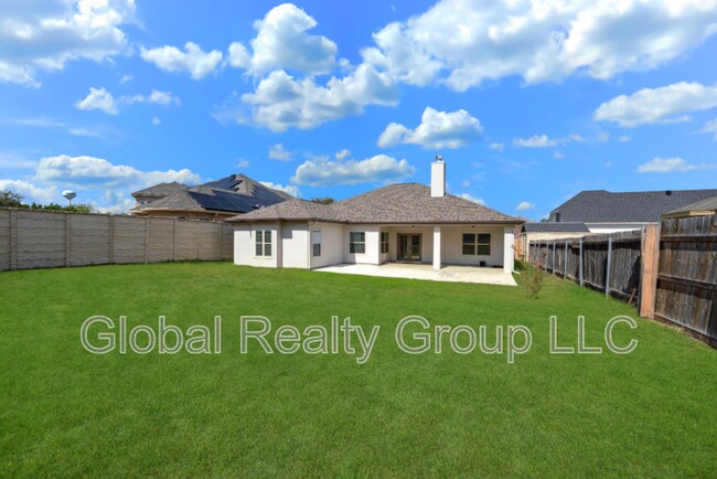 Building Photo - 2675 Fairwood Dr