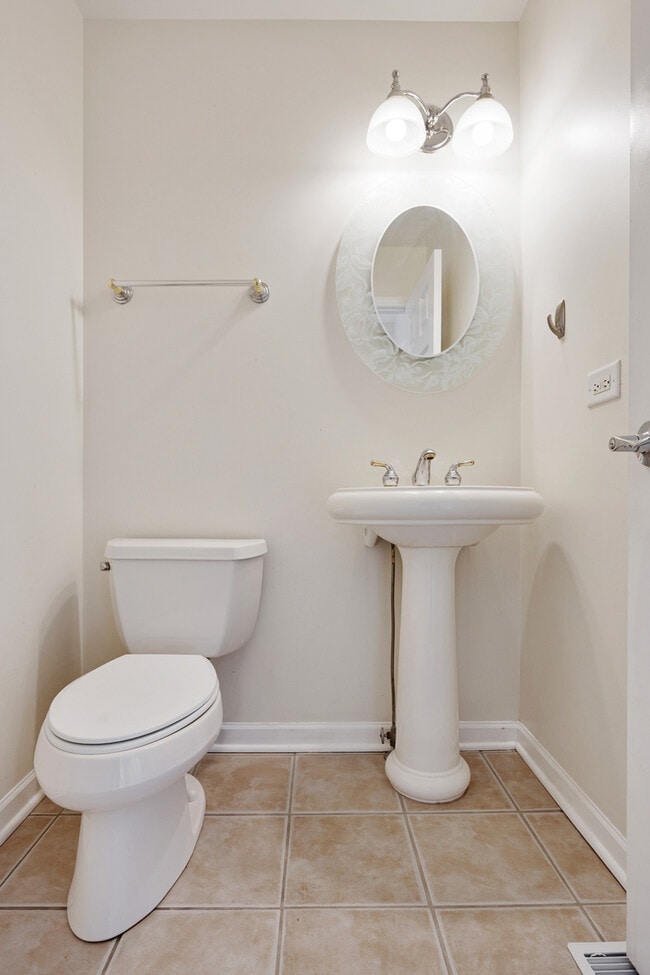 Building Photo - 540 Kennedy St