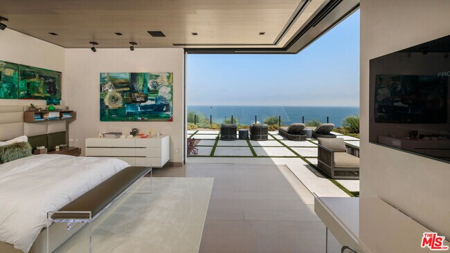 Building Photo - 5012 Carbon Beach Terrace