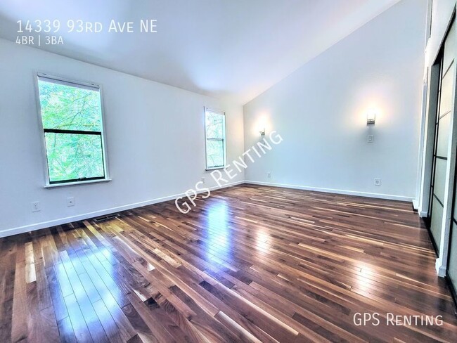 Building Photo - Finn Hill Kirkland 4bd Tri-Level on large ...