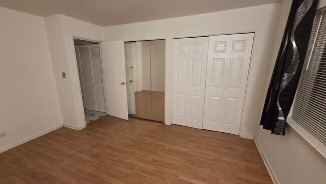 Building Photo - 9368 Bay Colony Dr