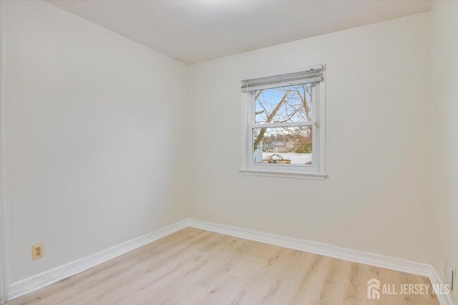 Building Photo - 3316 Beverly Rd