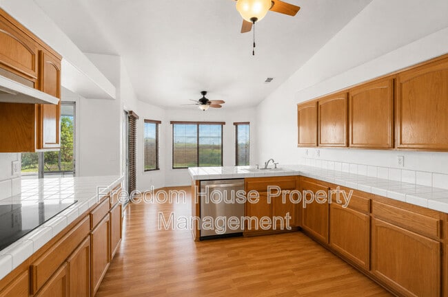 Building Photo - 2250 S Ambush St