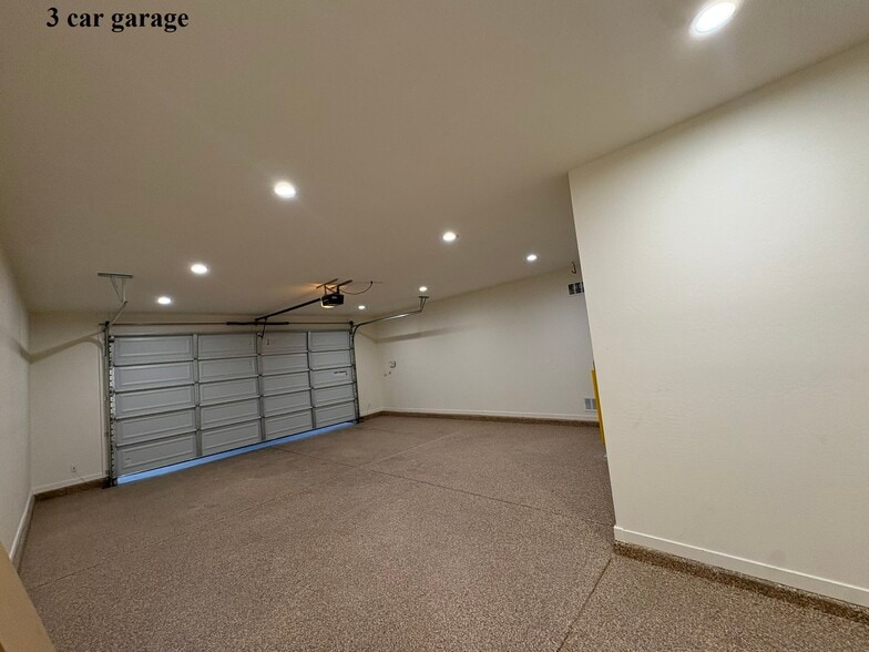 Building Photo - 4251 W Dayflower Dr