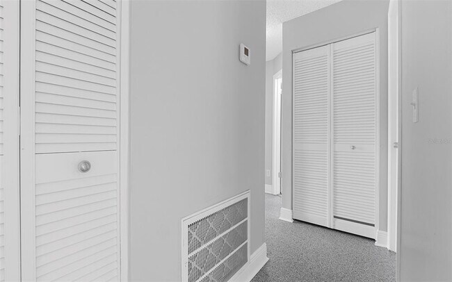 Building Photo - 1651 Palm Leaf Dr