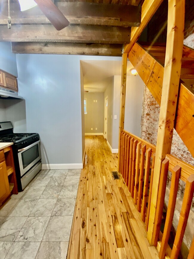 Building Photo - 2027 S Watts St.