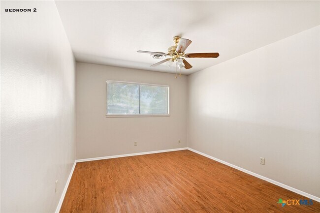 Building Photo - 1236 Rivercrest Dr
