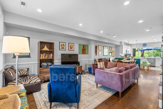 Building Photo - 1275 Oates St NE