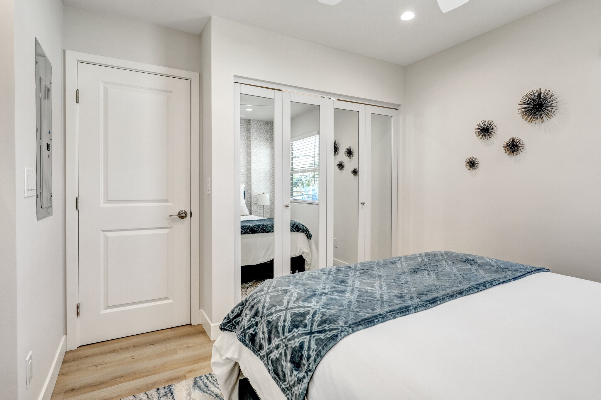 Building Photo - 940 Law St