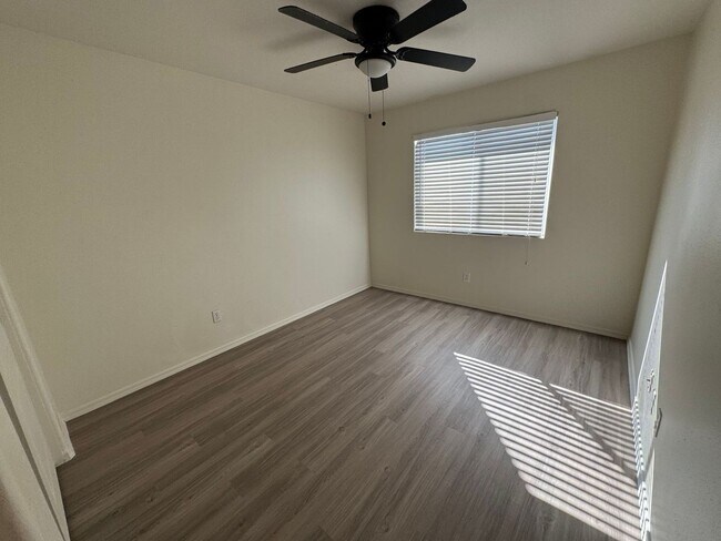Building Photo - Chandler Home 3 bed - 2 1/2 bath with Loft...