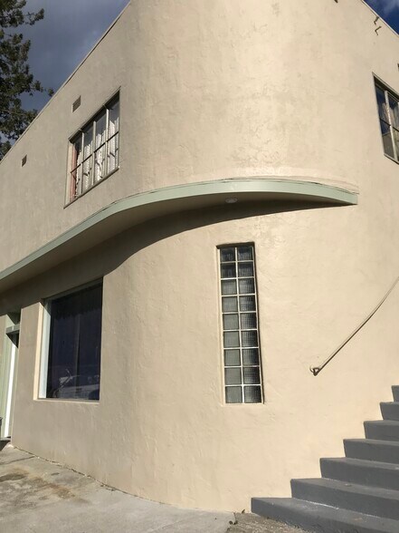 Primary Photo - 14 Dell St