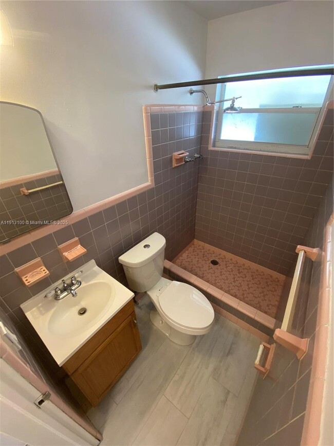 Building Photo - 1723 Liberty St